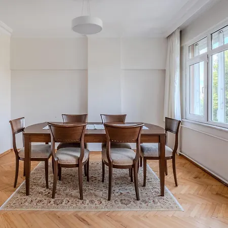 Flat With Balcony 4 Min To Akmerkez Mall In Etiler Κωνσταντινούπολη