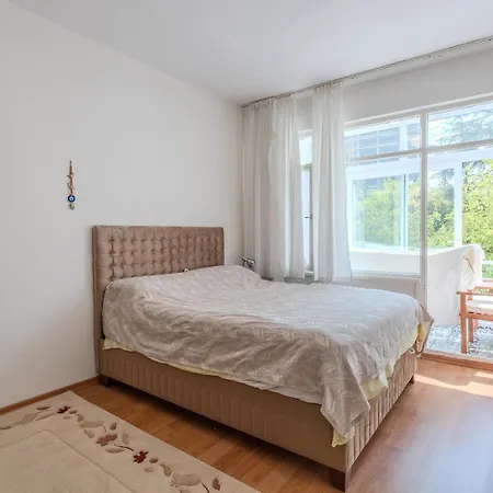 Flat With Balcony 4 Min To Akmerkez Mall In Etiler Διαμέρισμα *