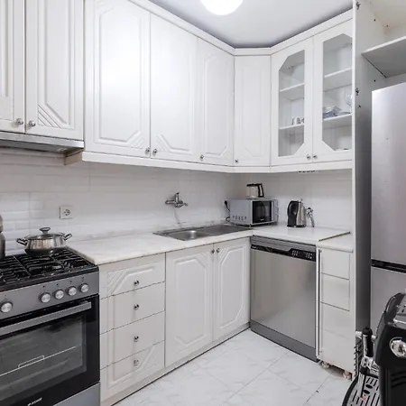 Flat With Balcony 4 Min To Akmerkez Mall In Etiler *
